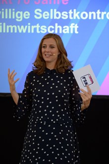 Moderatorin Nina Eichinger; Foto: FSK / Andreas Taubert